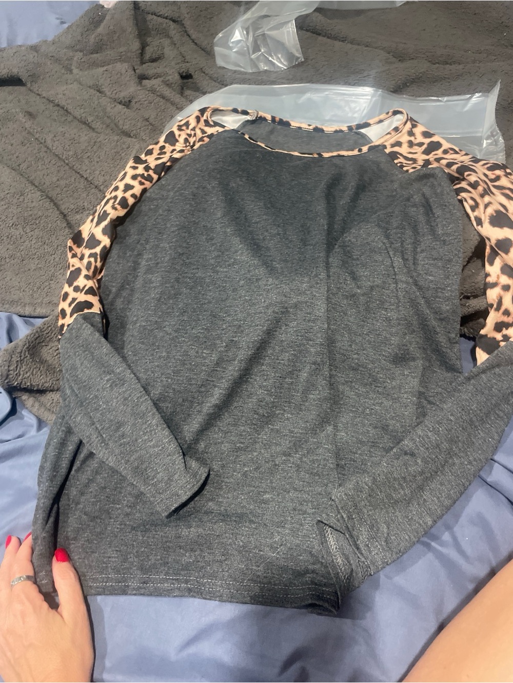 NWOT Amazon Leopard Print Raglan Sleeve Charcoal Grey Top Size Medium